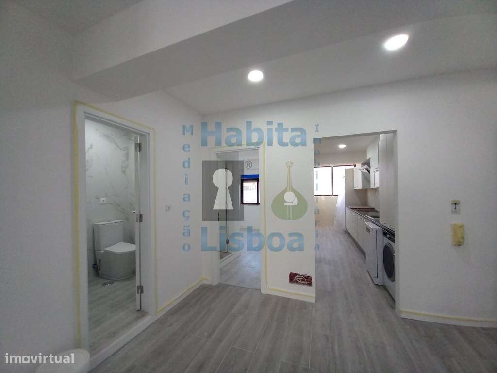Duplex T3 Com Terraço junto à Praia Costa da Caparica-28