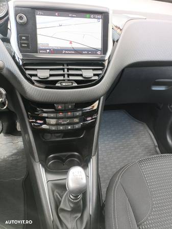 Peugeot 208 PureTech 110 Stop & Start Allure - 6