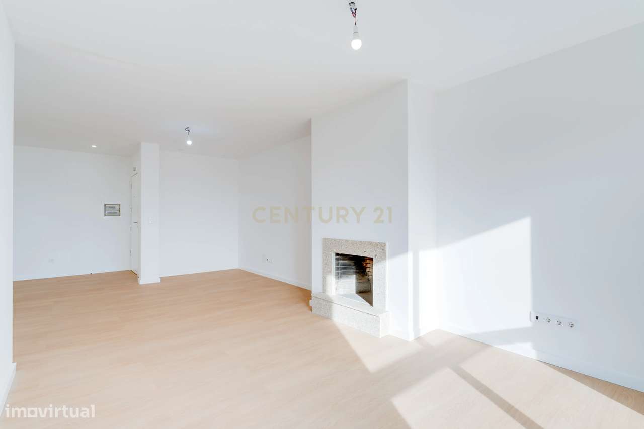 Apartamento T3 em Arrifana-8