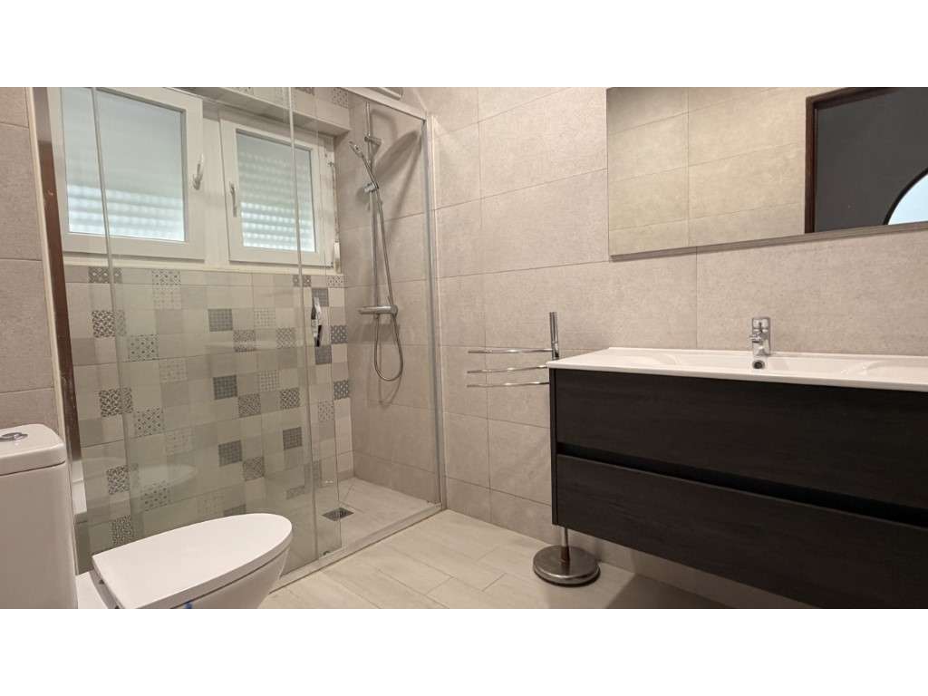 Apartamento T2 em Rio de Mouro com bom estado de conservação e exce...-7
