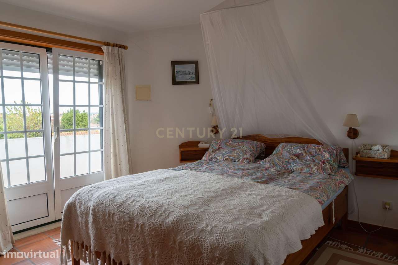 Oportunidade de investimento: edifício habitacional + piscina + terren-27