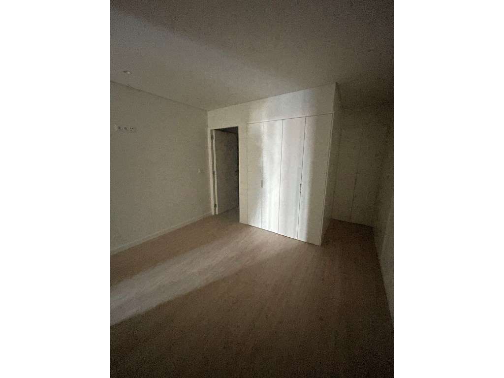 Fantastico T1 com Varanda, proximo da Maternidade Julio Dinis, Porto-17