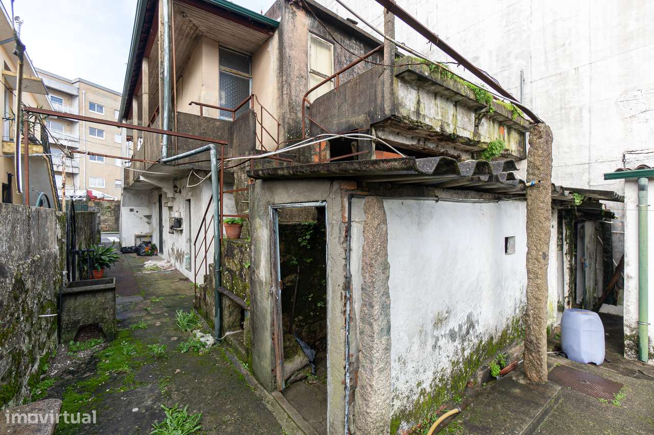 INVESTIMENTO 2 Moradias Terreno de 890 m² Alto da Maia em Águas Santas-8