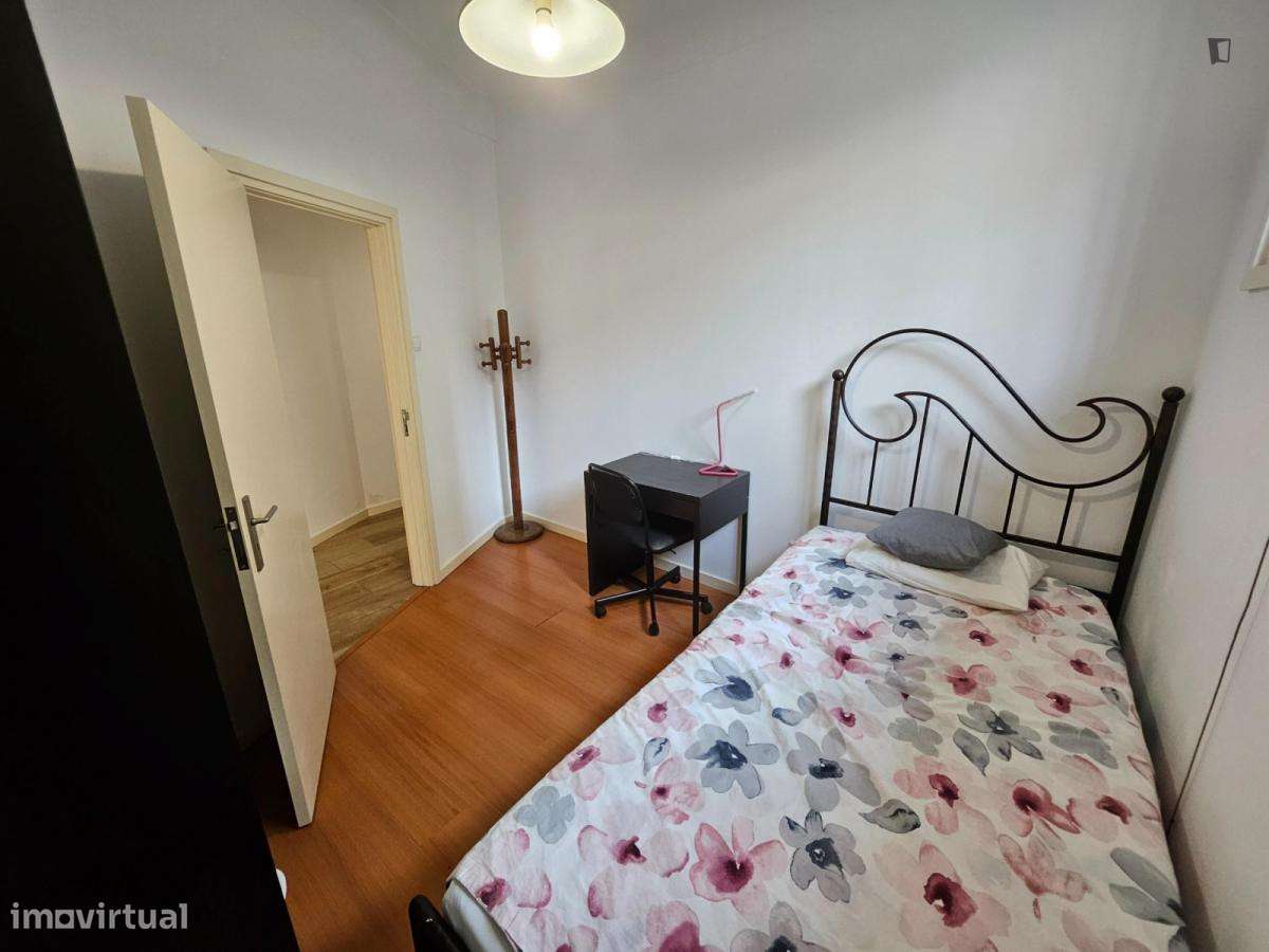 Quarto - localizado em Cedofeita Porto - Grande imagem: 4/10
