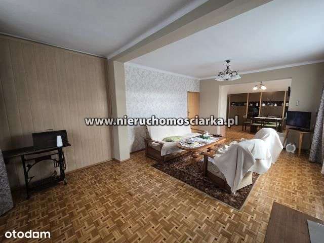 Zadbany i przestronny dom w Wodzisławiu Śląskim os-16