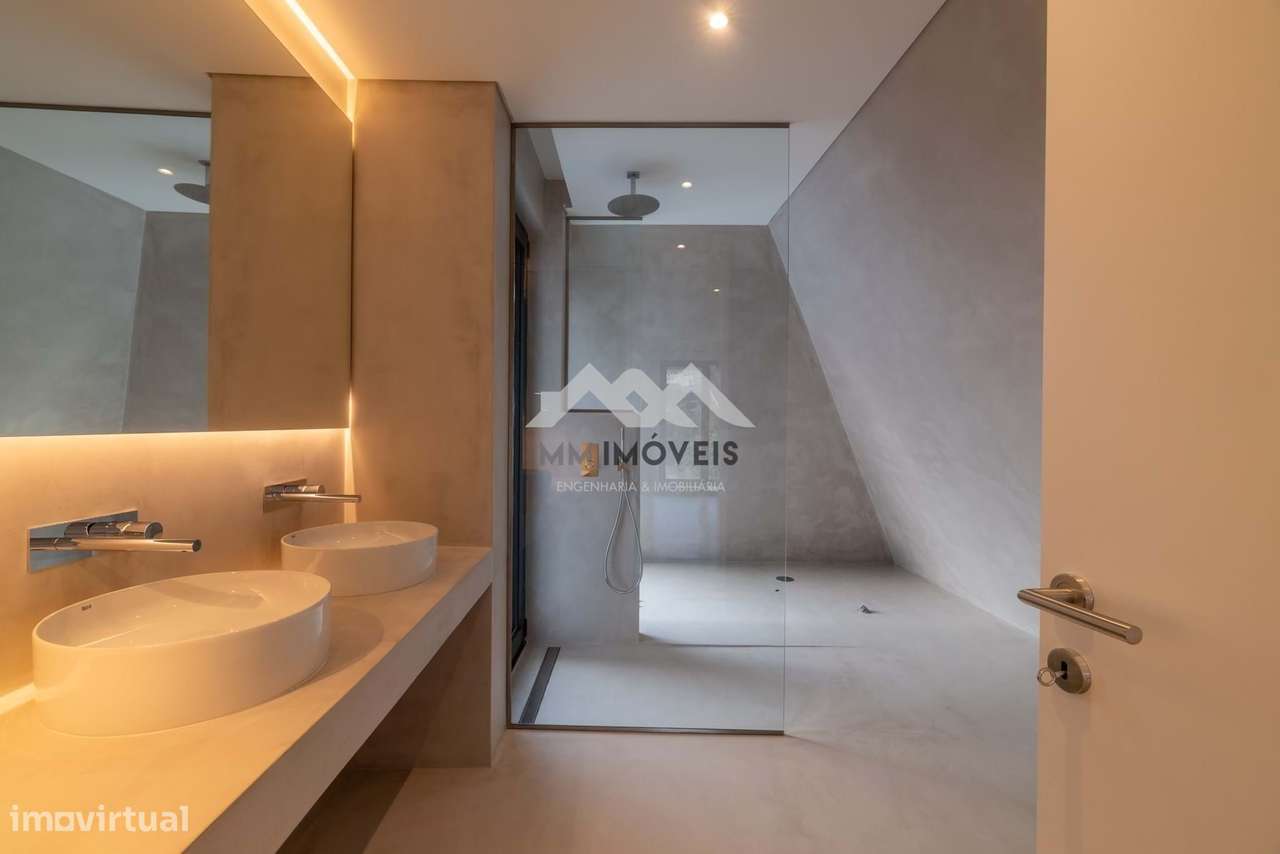 Moradia T3+1 | NOVA | Piscina | Francelos | 4 Frentes | Box | Praia-37