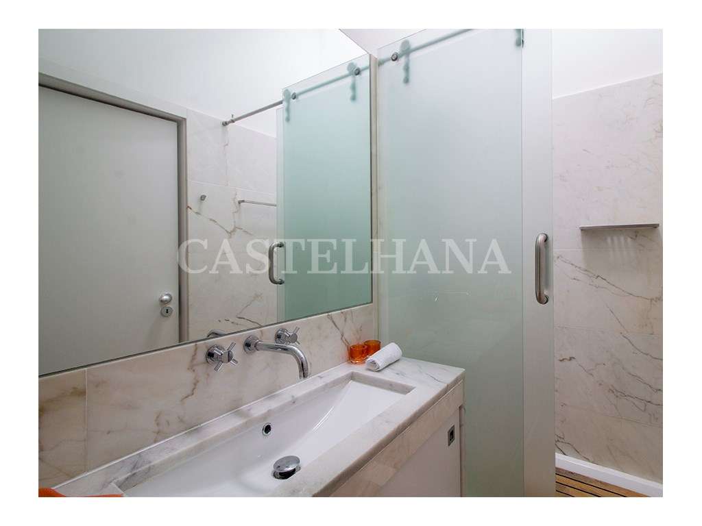 Moradia T3 entre o Principe Real e a Avenida da Liberdade com estac...-19