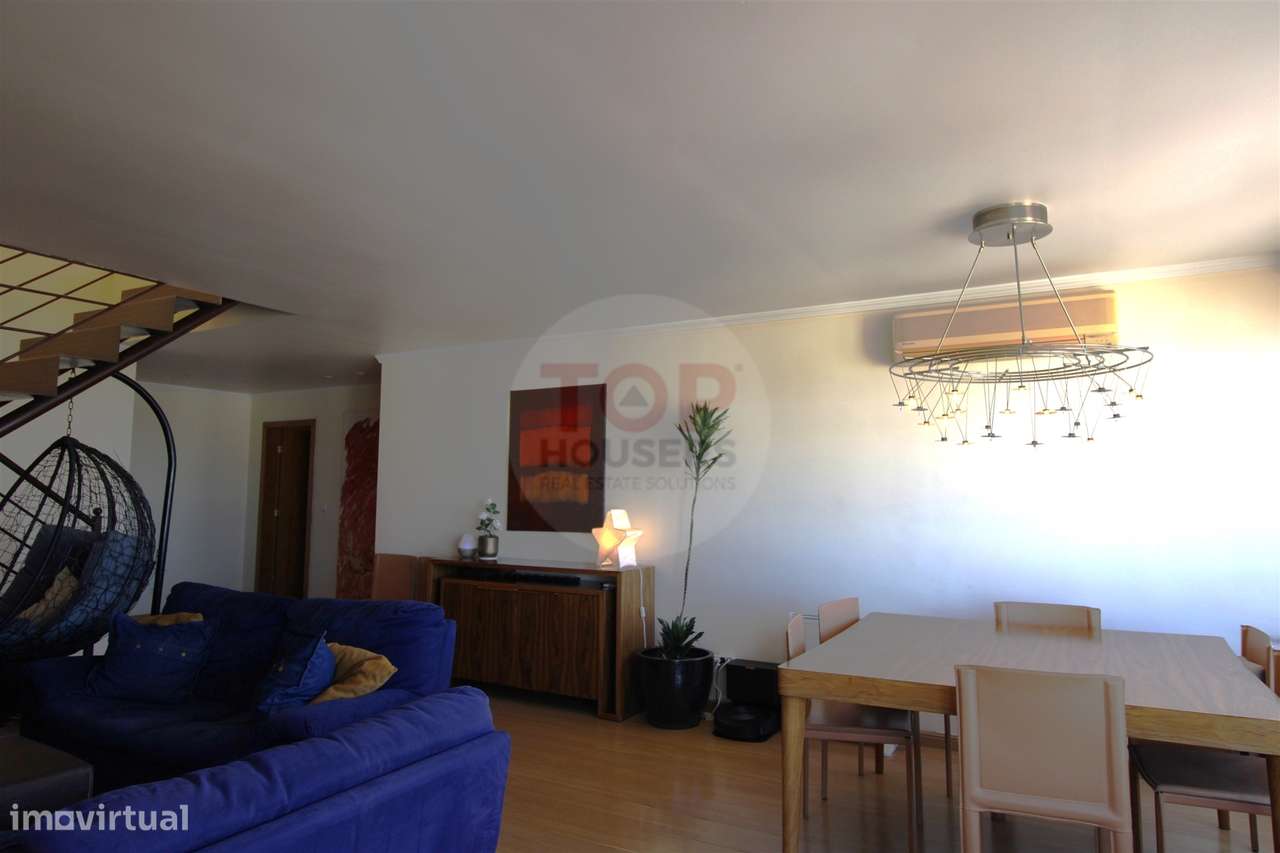 Penthouse T4+1 com Terraço Panorâmico e dois estacionamentos-45