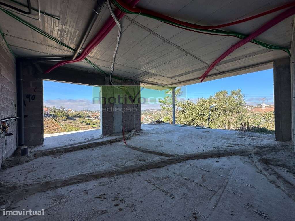Moradia T4 Contemporânea com Piscina e Garagem - Almargem do Bispo-6