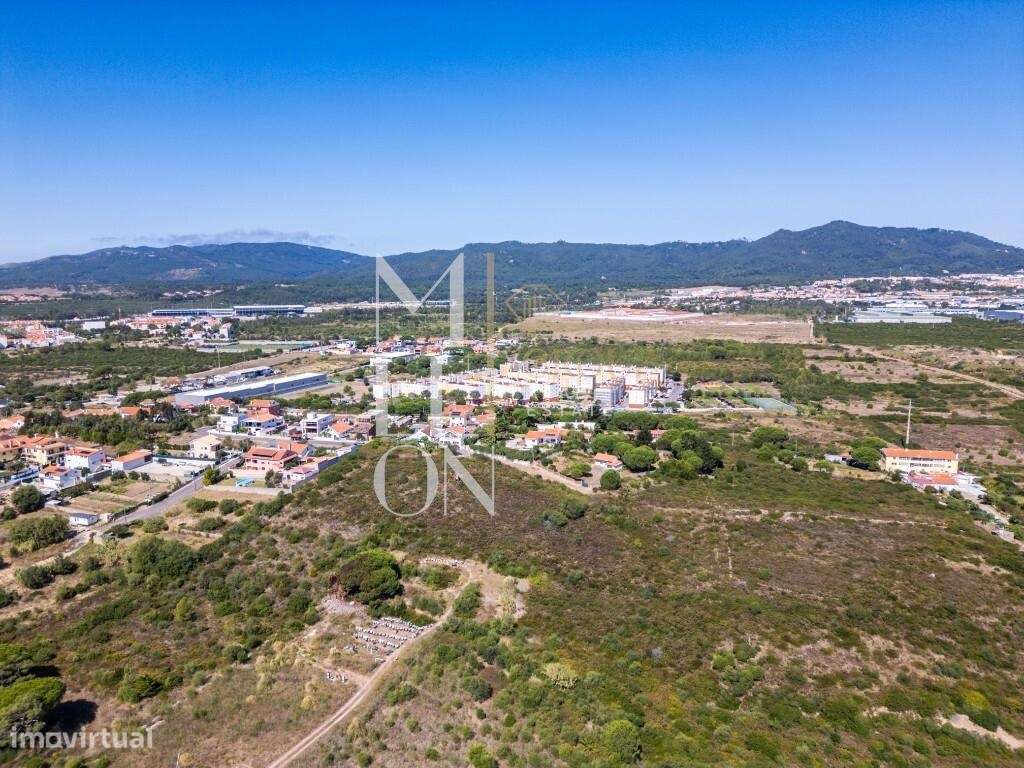 Armazém e Terreno de 13782m2 com potencial de expansão em Alcabideche - Grande imagem: 2/10