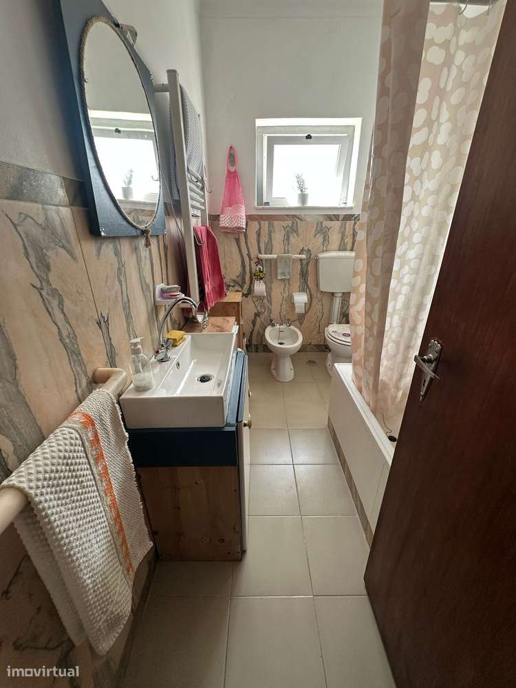 Apartamento T2 com varanda em Salvaterra de Magos-9