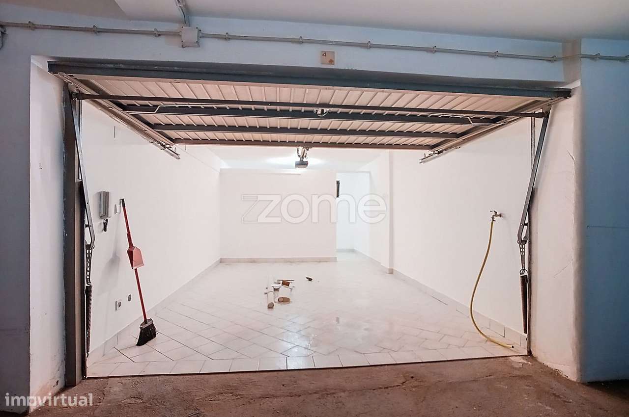 Apartamento T2 Premium com Terraço no Vale das Flores-41