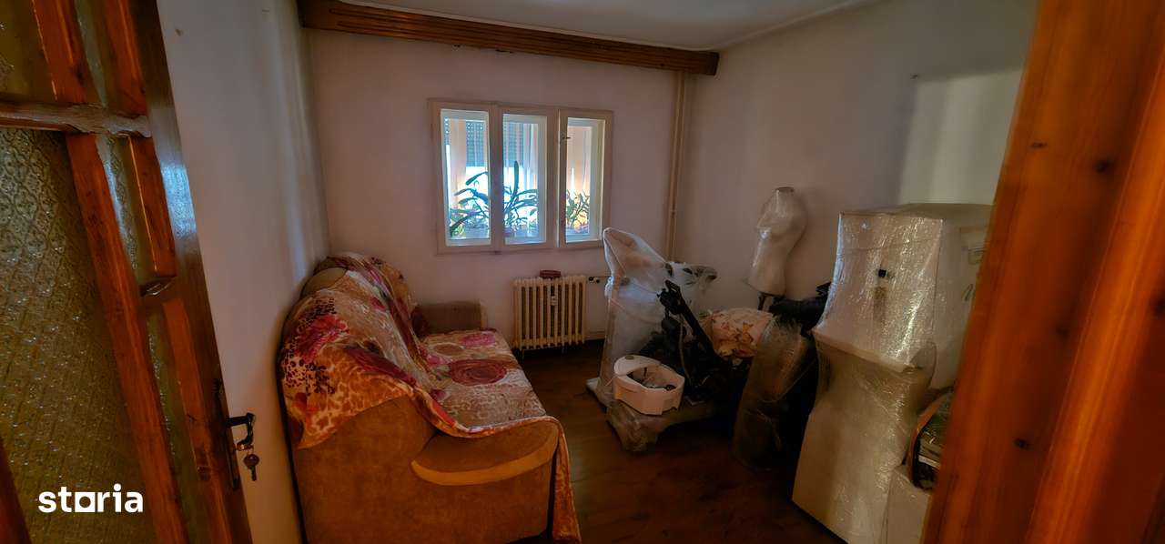 Apartament cu 3 camere decomandat zona Nicolina prima stație Podul ros-4