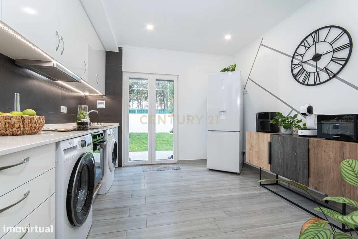 Moradia em Banda nova totalmente mobiliada – Quinta do Conde-20