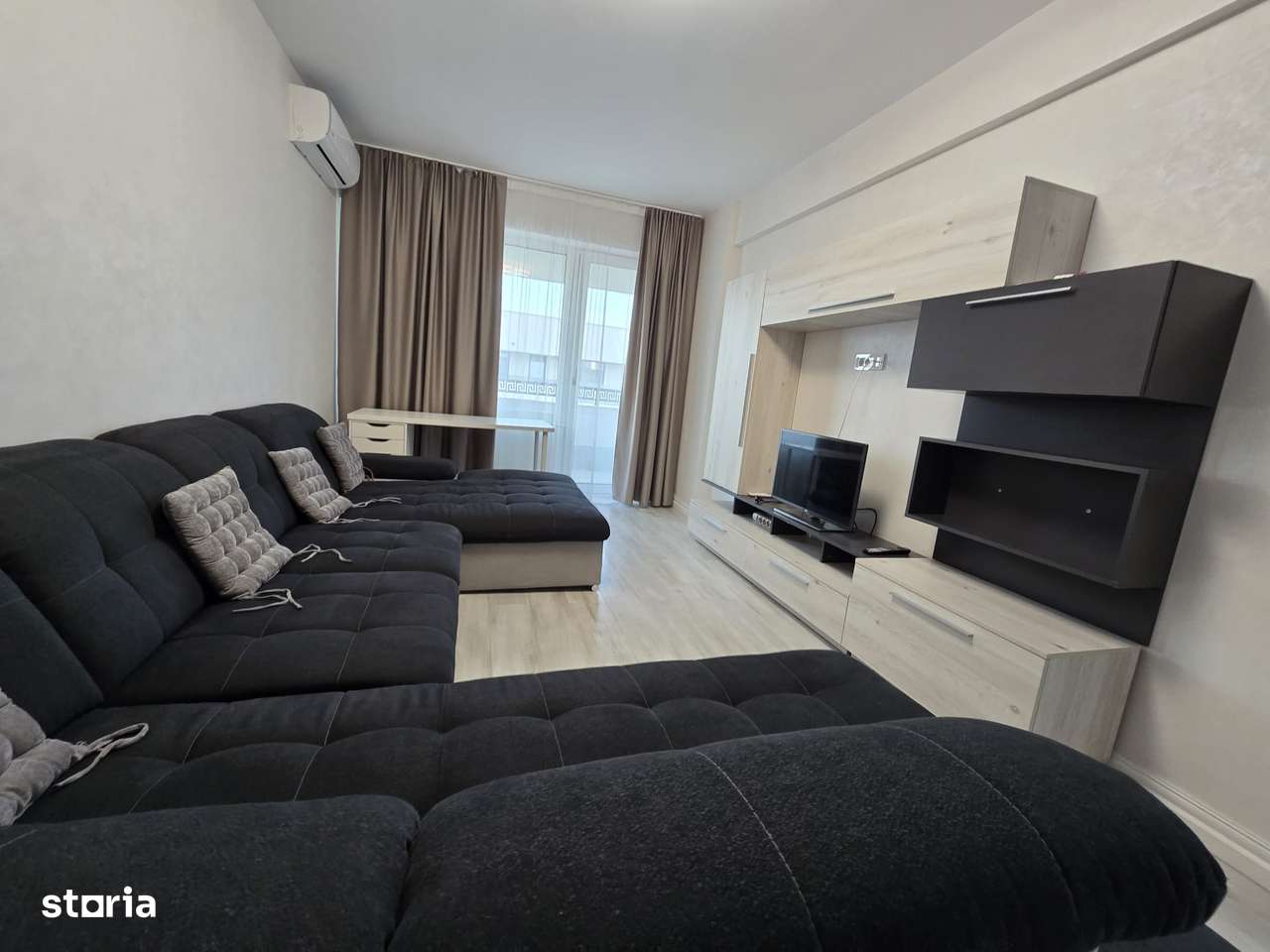 Apartament cu 2 camere, decomandat, Copou, 500 euro - Imagine principală: 2/9