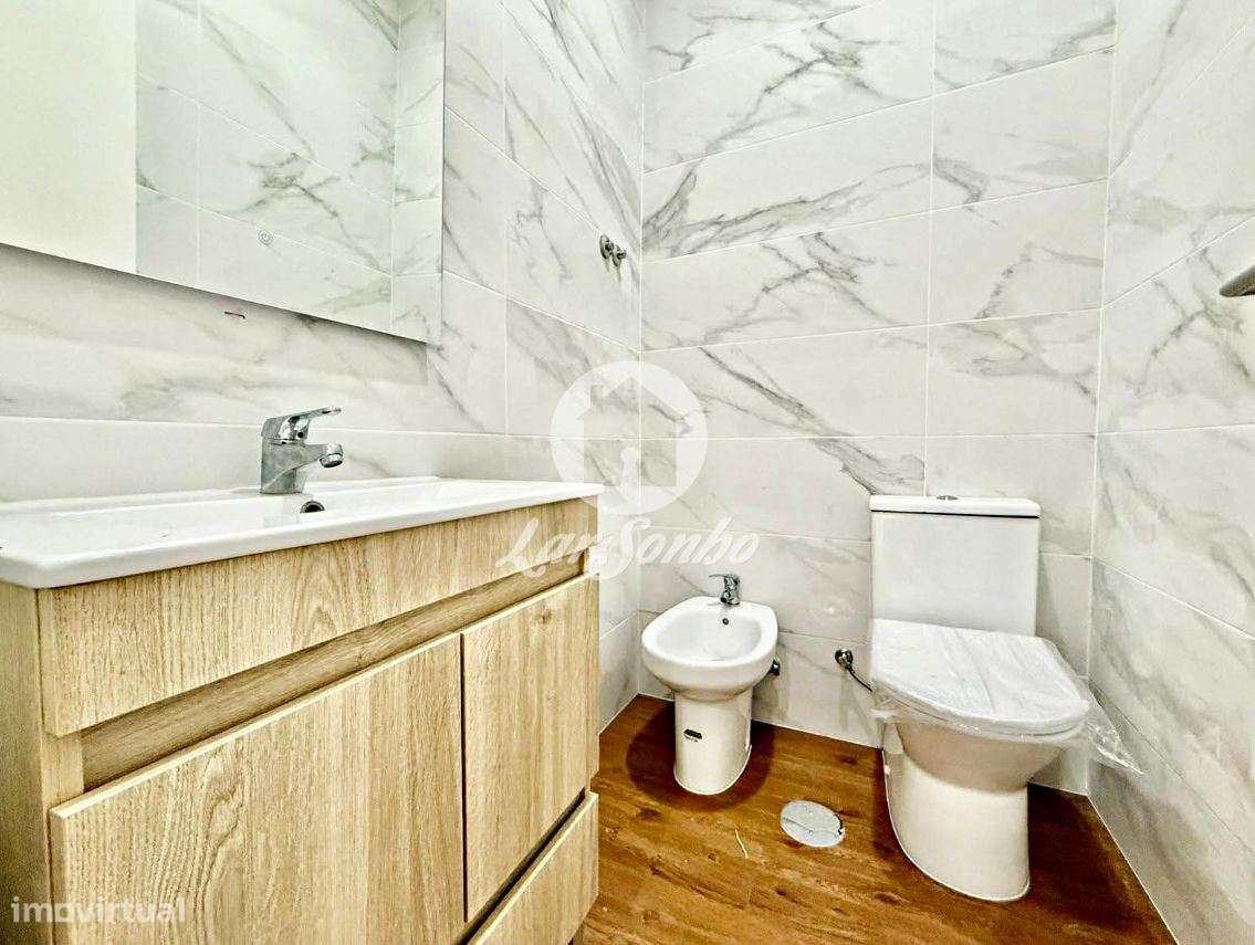 Apartamento T3, totalmente renovado, com Box, Águas Santas, Maia-10