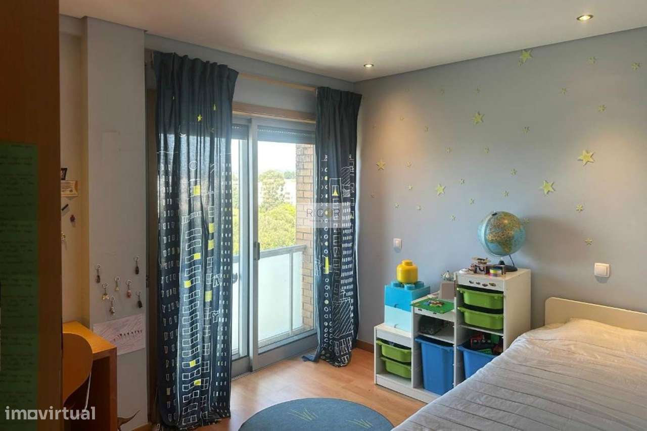 Apartamento T3 no último piso com 2 frentes de orientação na Cidade da-13