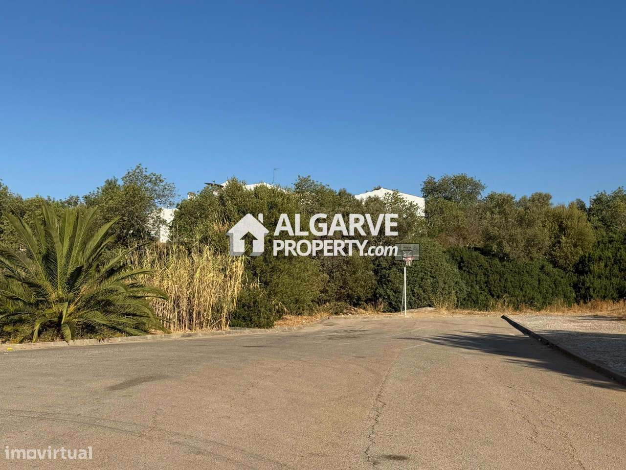 Terreno para construção perto do centro da vila de Boliqueime, Algarve - Grande imagem: 4/8