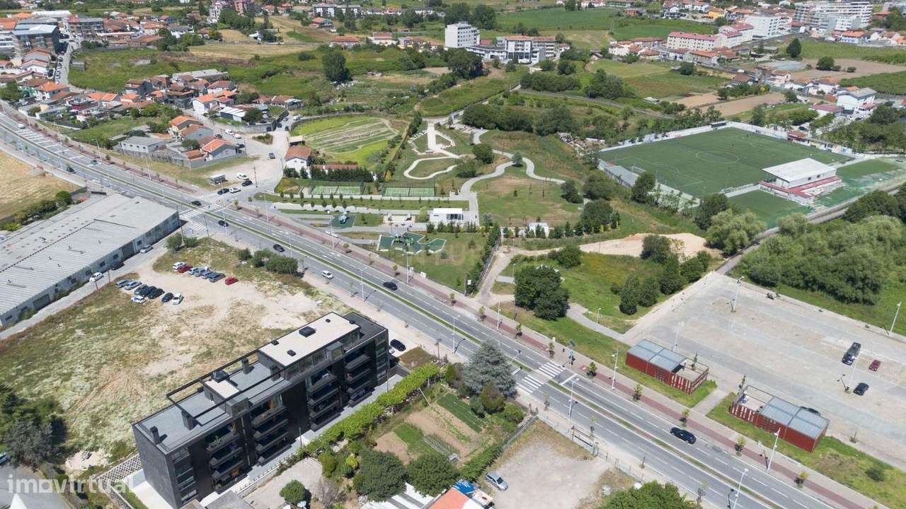 Apartamento T3 Novo com Rooftop de 75m² e Vistas Panorâmicas – Fânzere-37