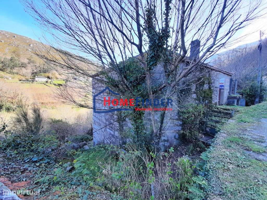 Moradia para Restauro - Fiães, Melgaço-37