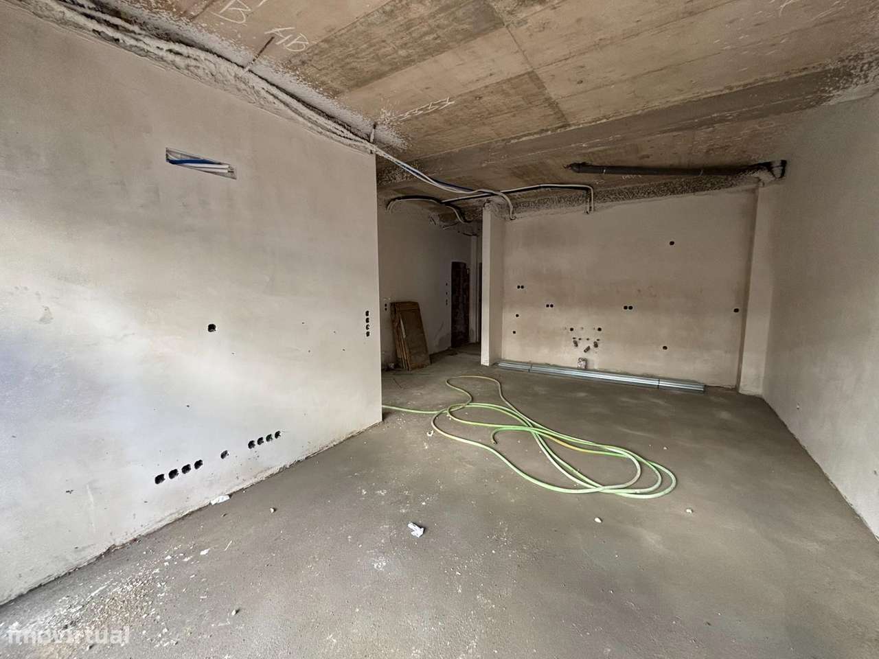 Apartamento novo T2 com quintal!-4