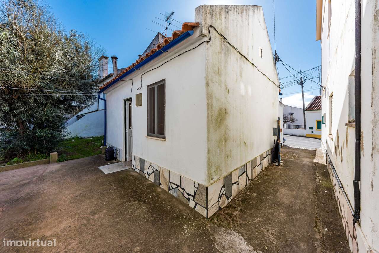 MORADIA T1 + ANEXOS E TERRENO | BEMPOSTA | ABRANTES-46