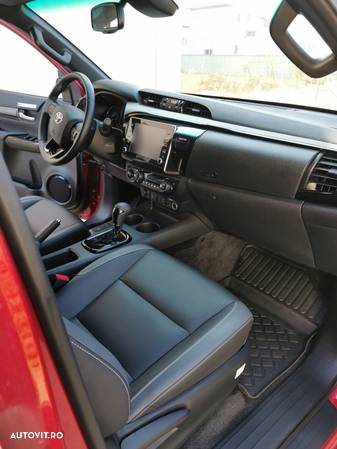 Toyota Hilux 2.8D 204CP 4x4 Double Cab AT Invincible - 11