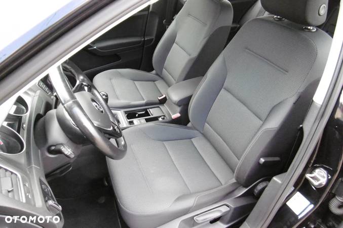 Volkswagen Golf 2.0 TDI SCR Comfortline - 19