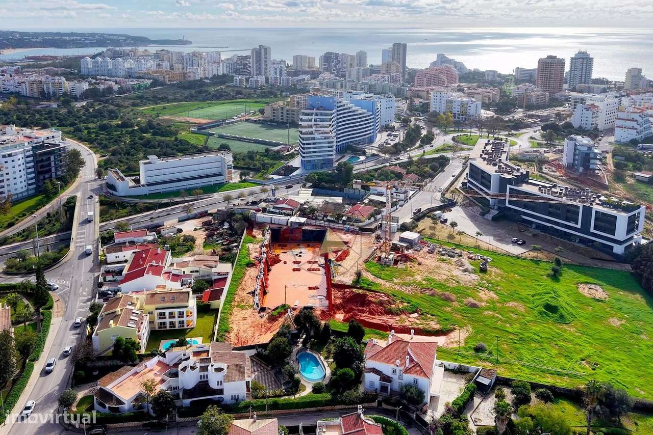 APARTAMENTO T2 COM 137,60m2 COM BOX E TERRAÇO PRIVATIVO NO HORUS RESID-39