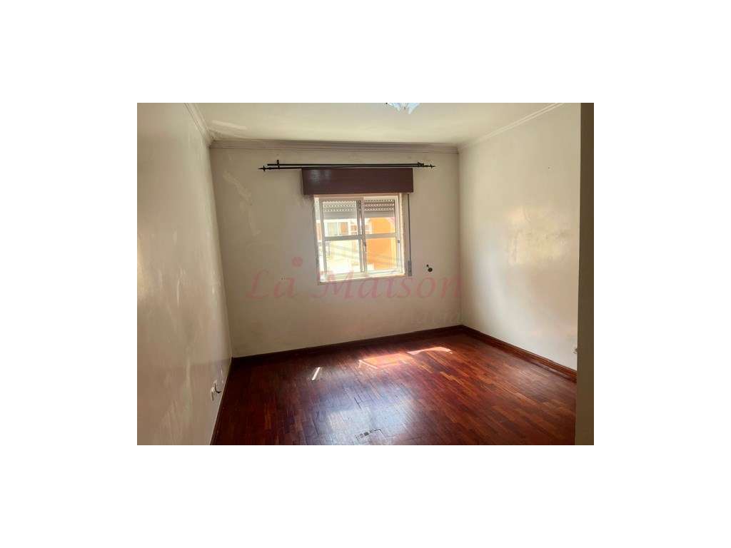 Apartamento T2 na Tapada das Mercês-8