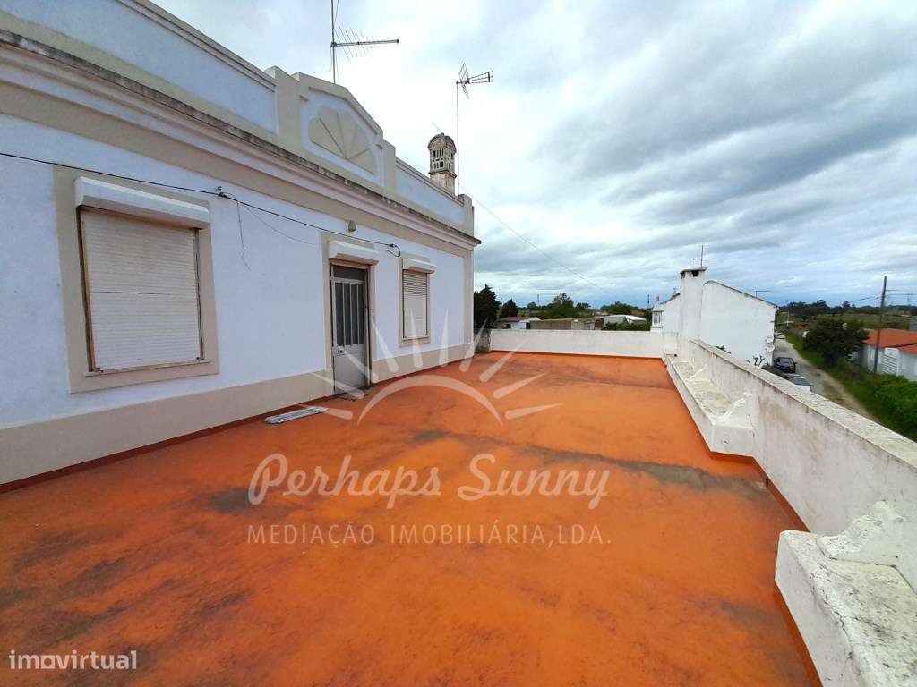 Moradia T5 com Comércio - Grande imagem: 4/27