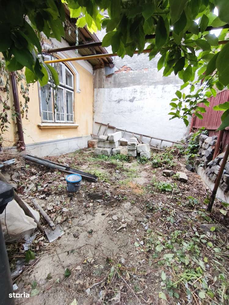 Oferta ROANDY - Casa solida,parter+etaj,strada linistita=zona Valeni-1