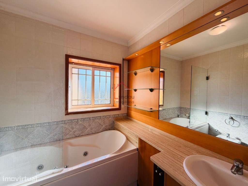 Moradia T3+1 Landim Famalicão-17