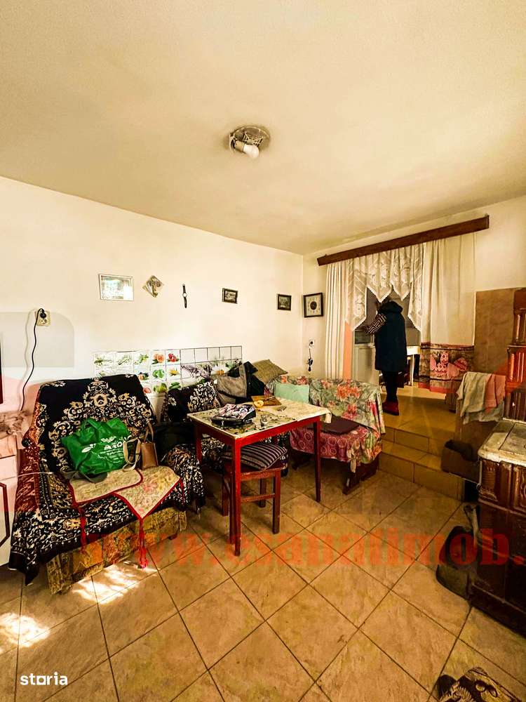 Casa in Bradu | 700 mp Teren | Acces Asfalt | Oportunitate Excelenta-2