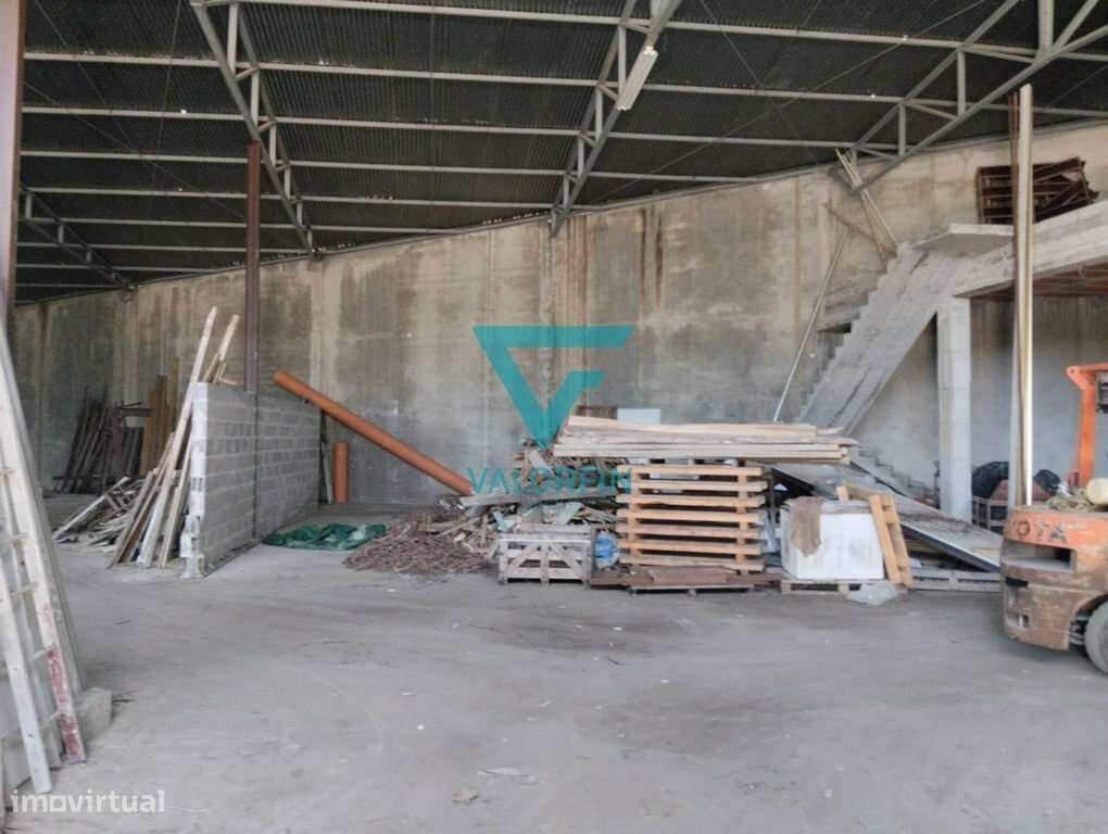 Armazém com 600m2 em Sobral - Leiria - Grande imagem: 2/5