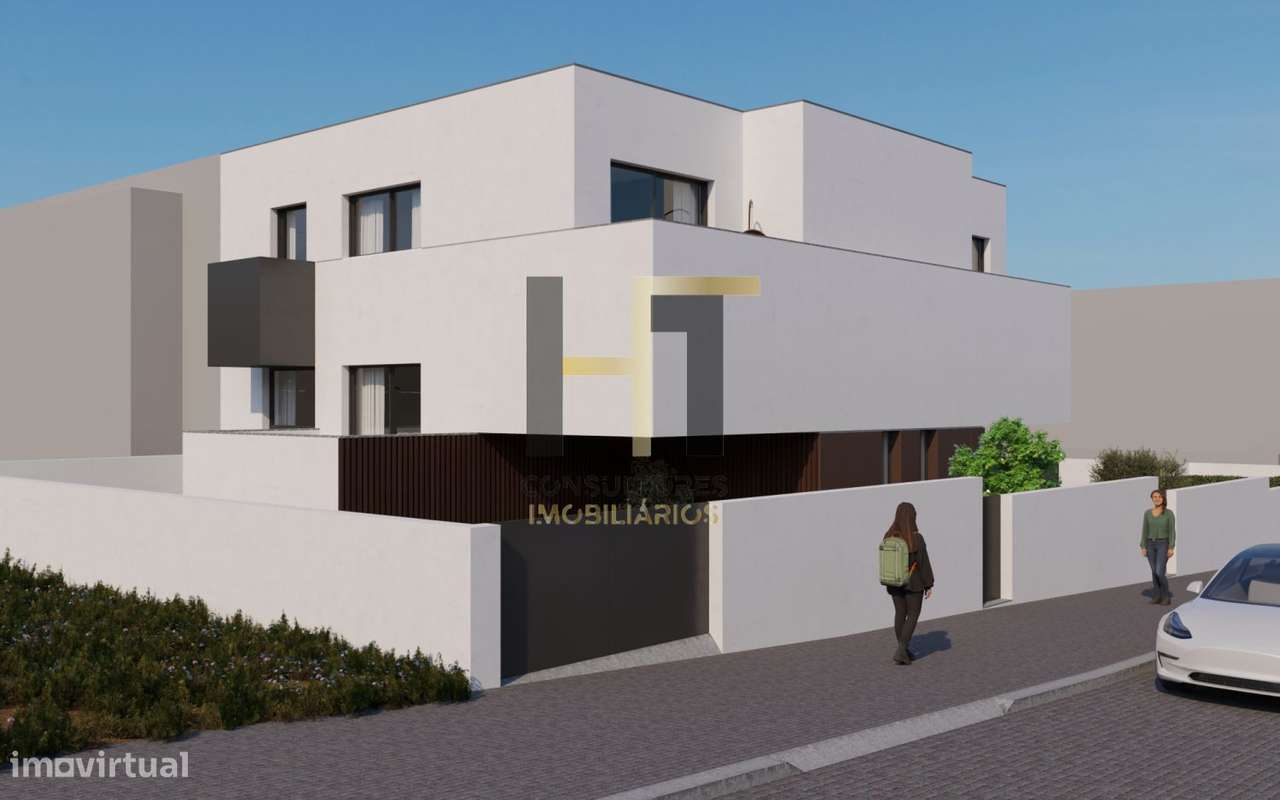 Moradia T3 | 235m² de Logradouro + Possibilidade de Piscina | Varanda-34