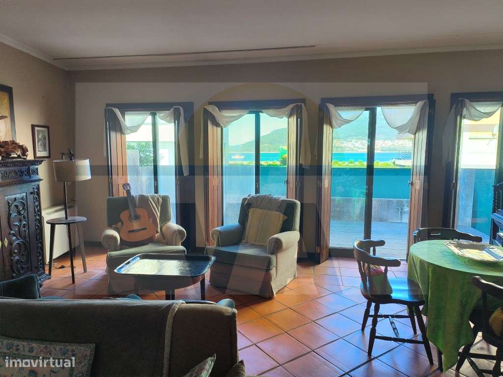 Moradia V4 em Caminha com vista Rio.-13