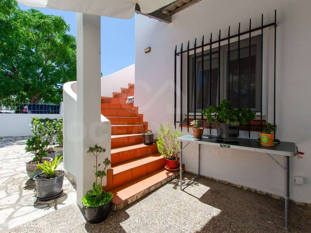 Moradia T6+1 renovada em Benavente-48