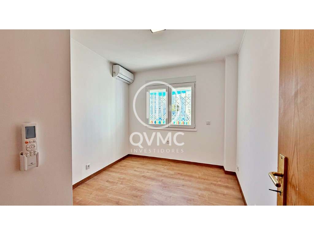 Apartamento T3 renovado em Carnaxide - Oeiras-16