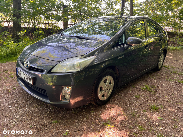 Toyota Prius (Hybrid) Executive - 3