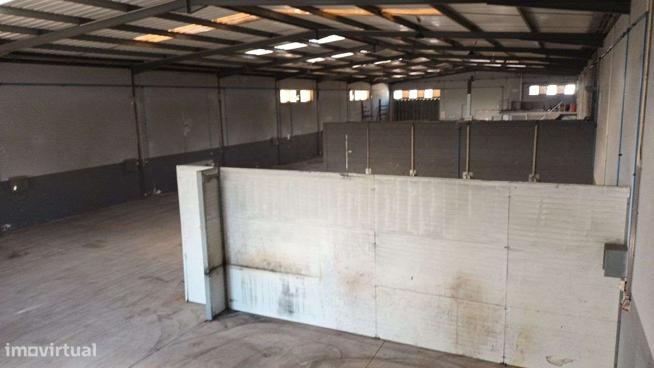 Armazém em Vilar - Bem localizado - ARRENDADO-14