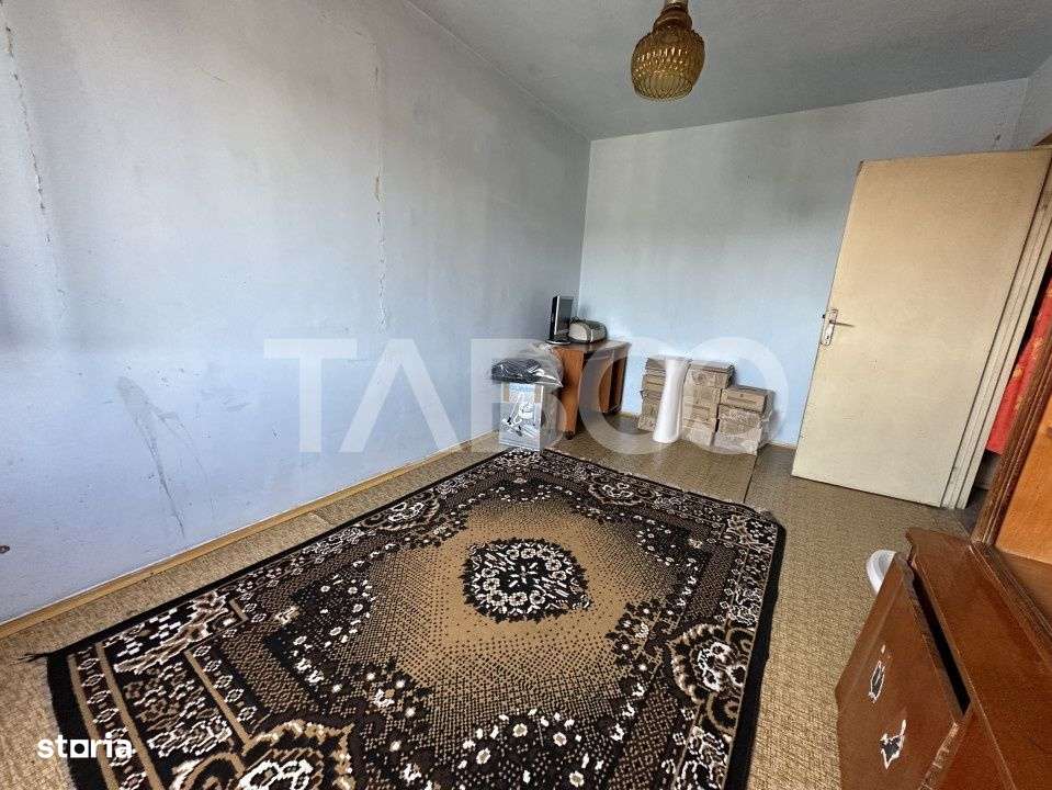 Apartament de vanzare 3 camere 75 mp utili  zona Negoiu Fagaras - Imagine principală: 3/5