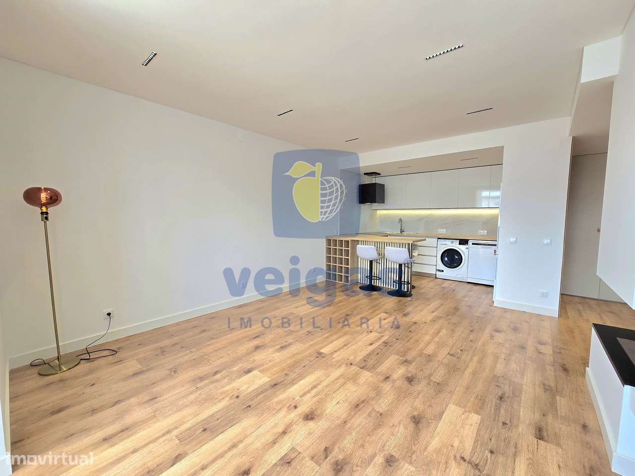 Apartamento renovado com 1 quarto em Charneca de Caparica-9