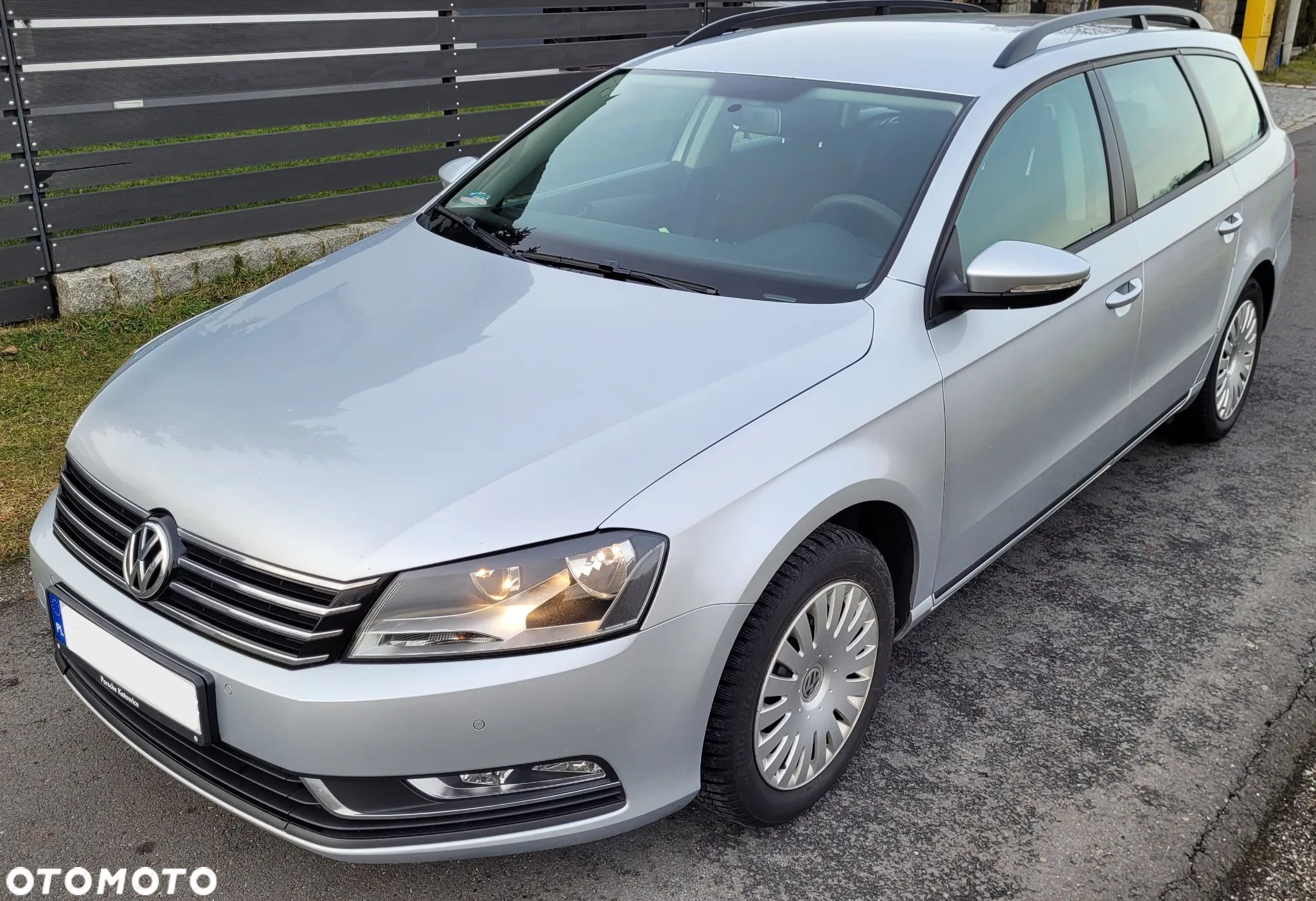 Volkswagen Passat - 1