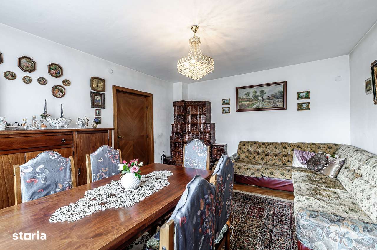 Casă din cărămidă cu 8 camere – zonă liniștită, LIPOVA - Imagine principală: 5/11