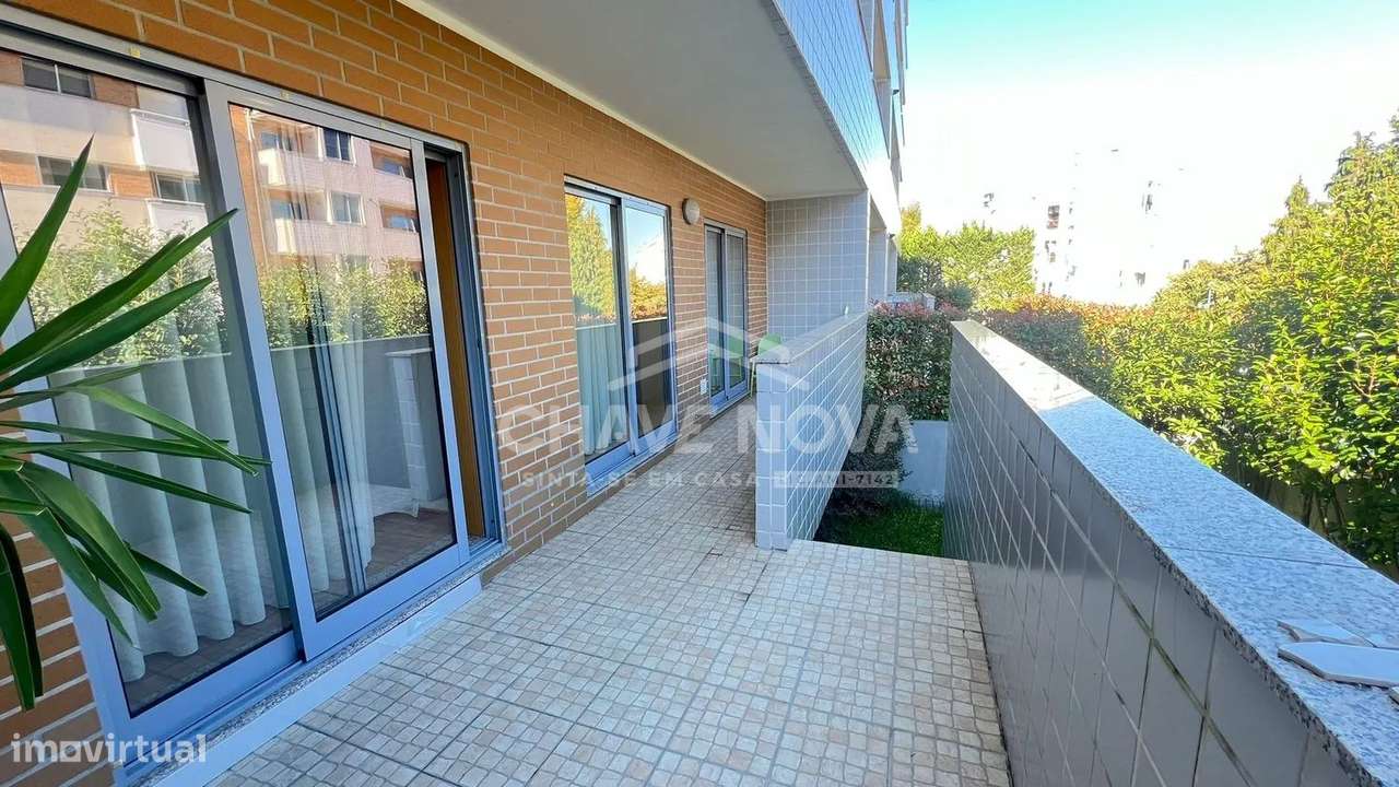 T3 em condomínio fechado com piscina e jardim – ESP/00182/RS - Grande imagem: 2/25