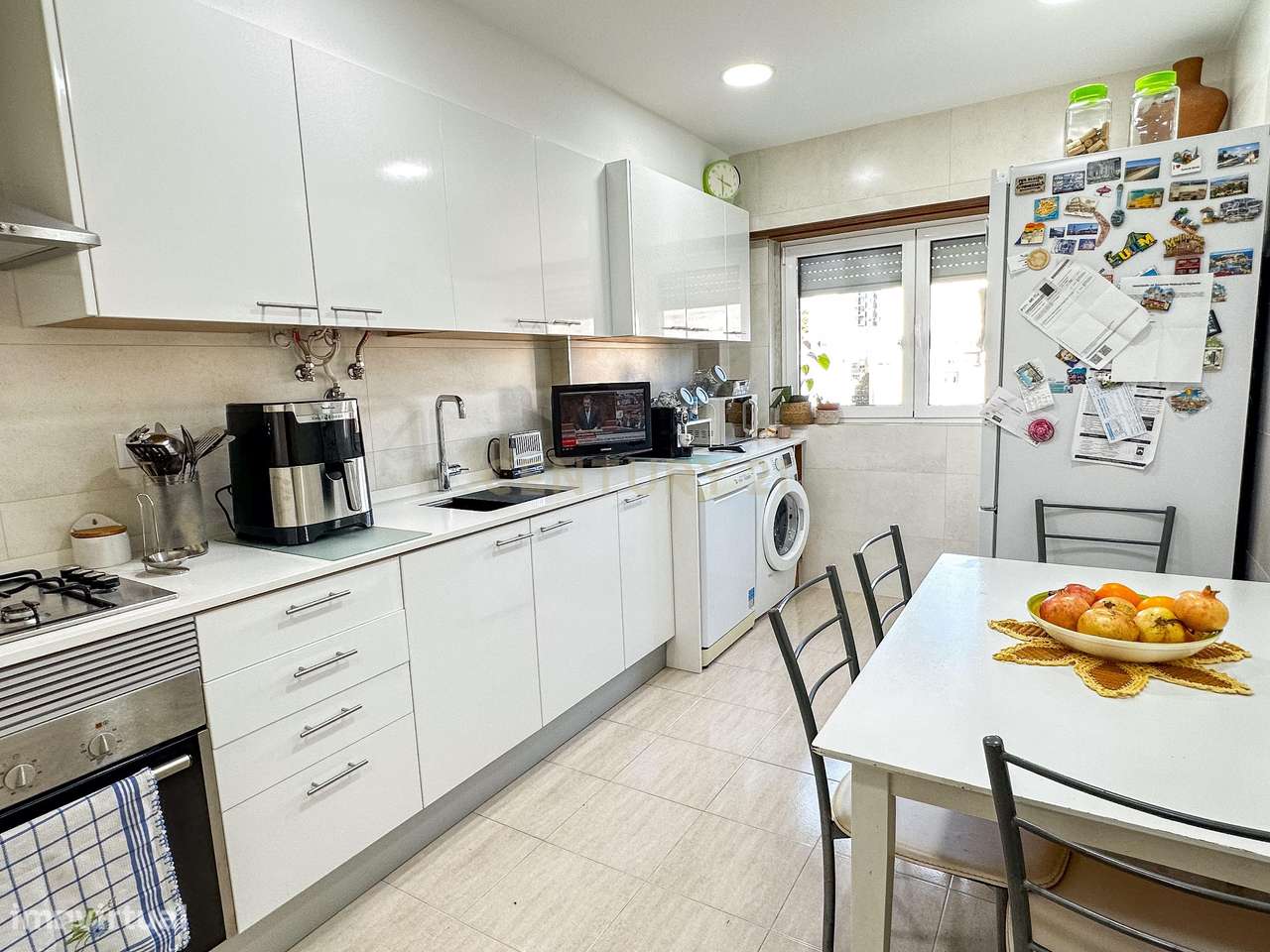 T1 Totalmente Renovado | Sala Ampla com Lareira | Vista Desafogada | A - Grande imagem: 4/17