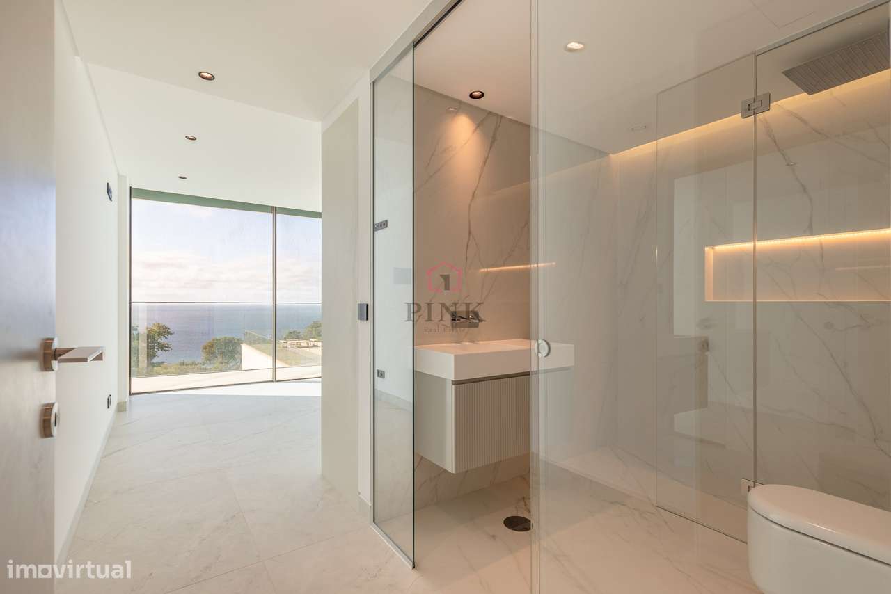 Moradia de Luxo com Piscina - T4 no Funchal-28