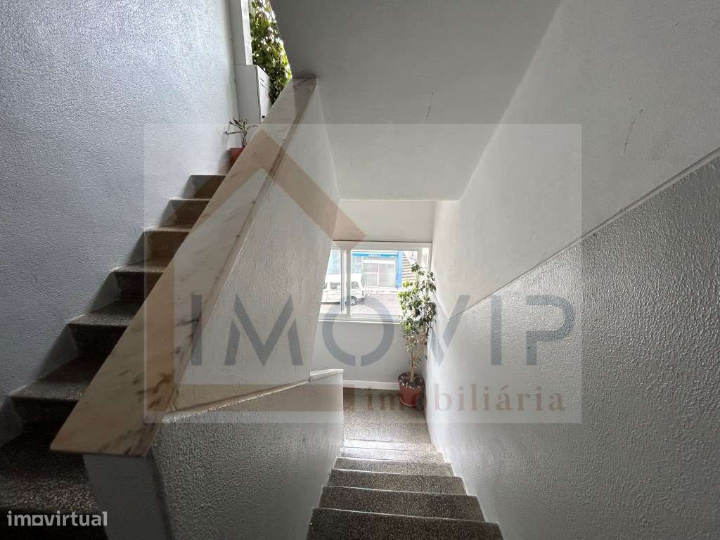 Apartamento T3 Laranjeiro 2º andar-14
