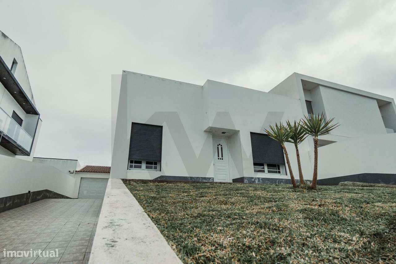 Moradia T2+1 com Garagem - Ponta Delgada-19